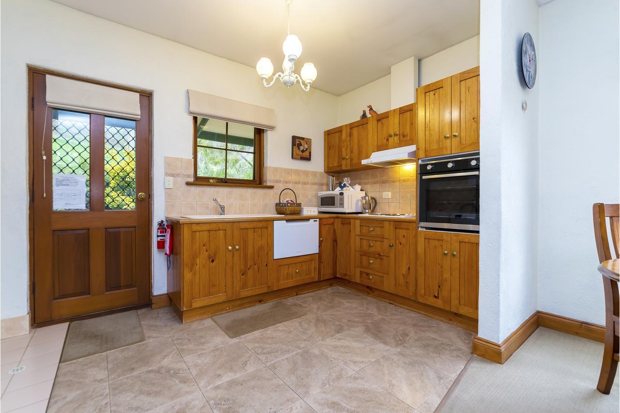 Country Pleasures Bed And Breakfast Angaston Bagian luar foto