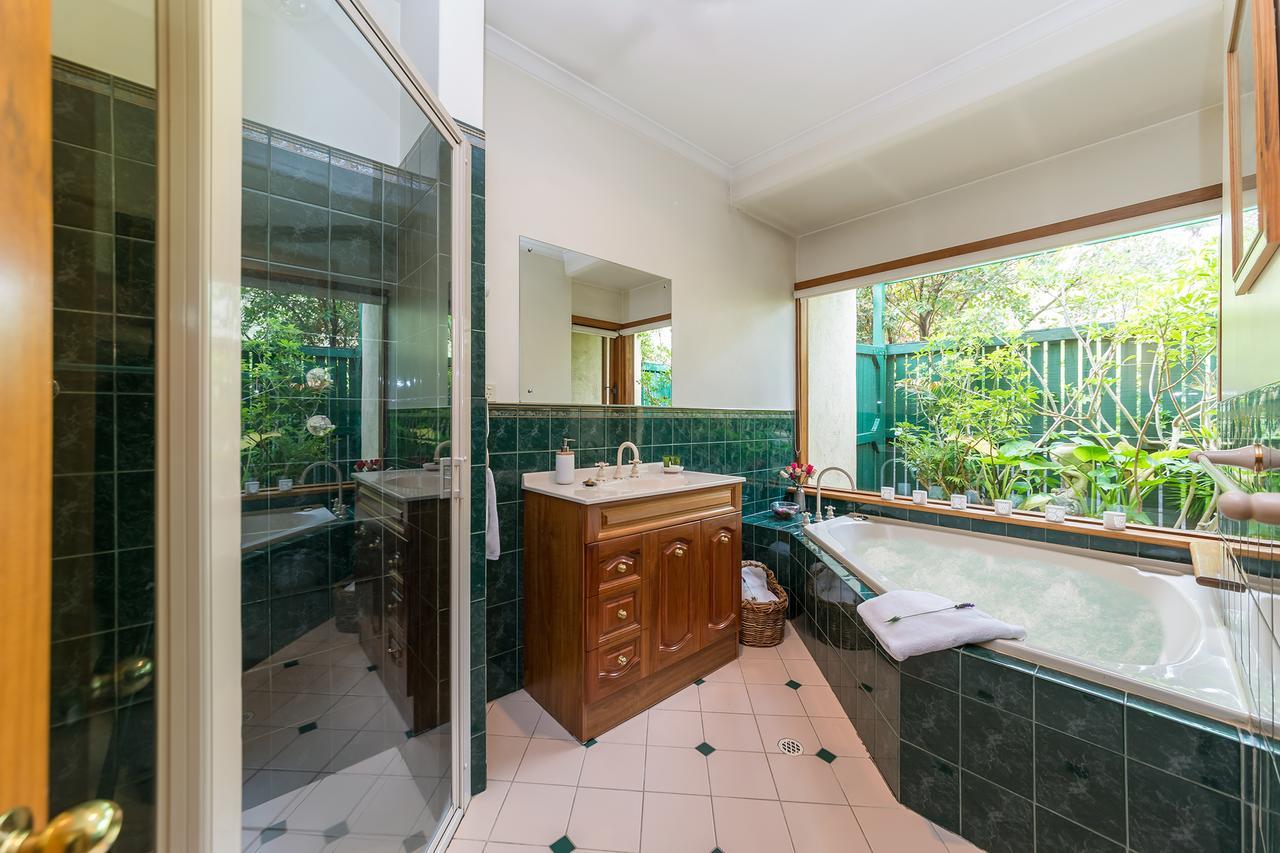 Country Pleasures Bed And Breakfast Angaston Bagian luar foto