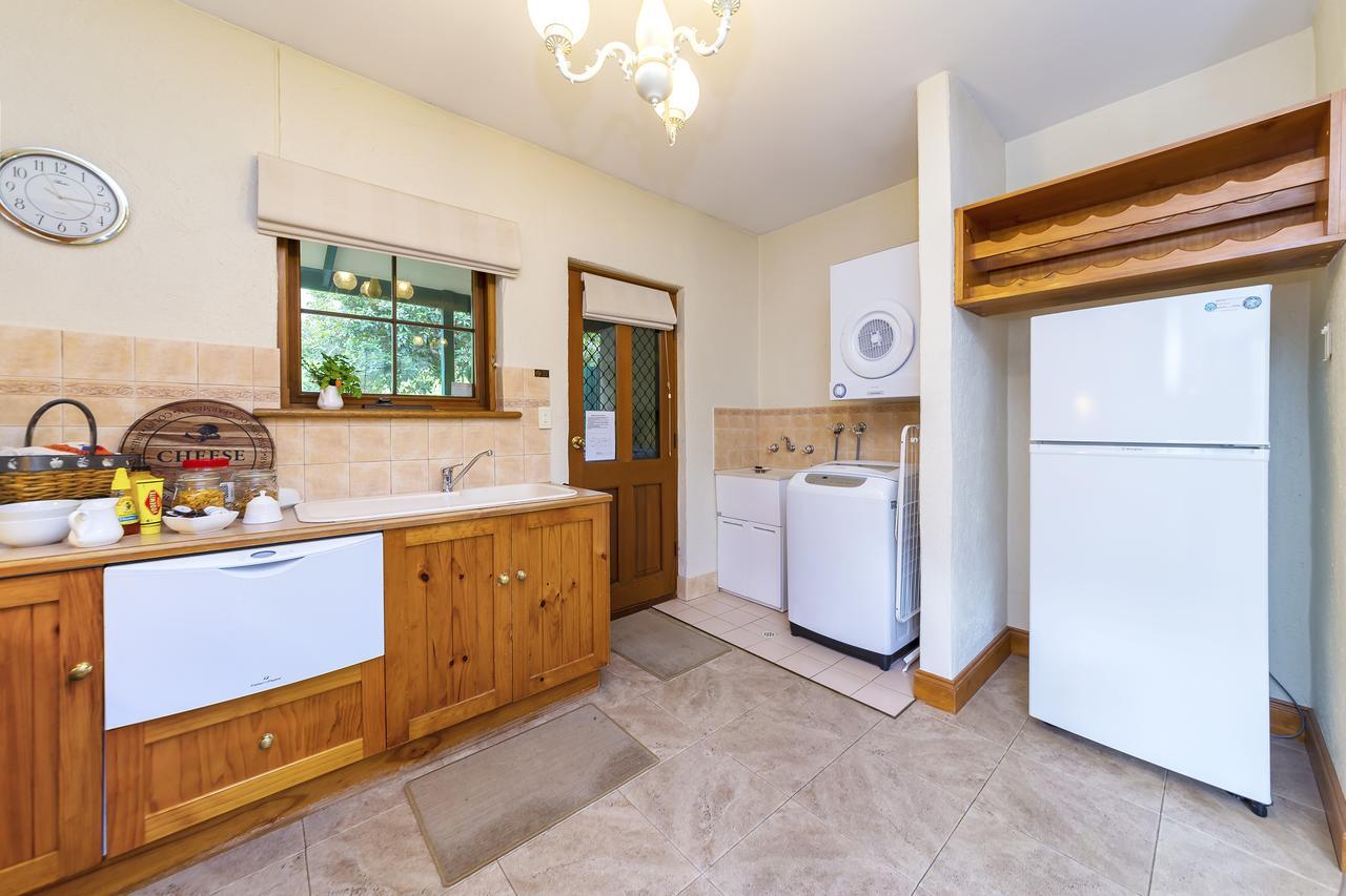 Country Pleasures Bed And Breakfast Angaston Bagian luar foto